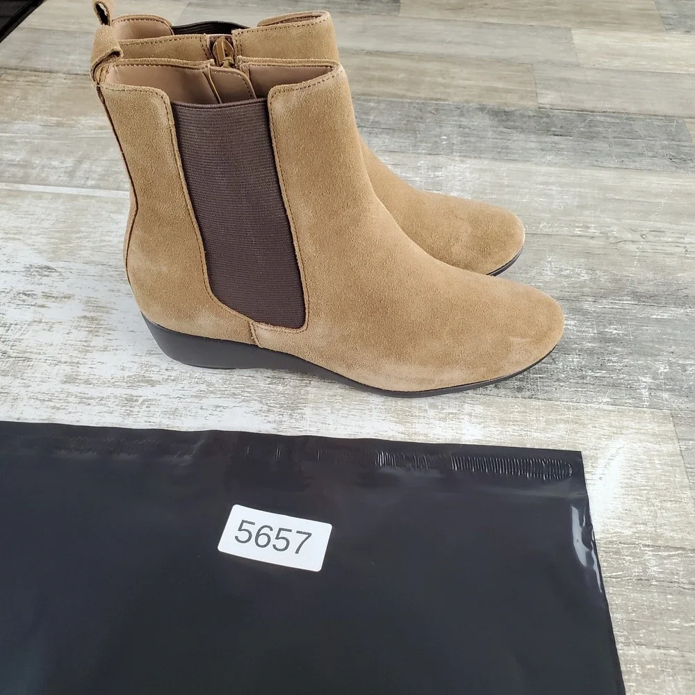 Aerosoles Alisa Women Wedge Bootie Sz 6 M Light Tan Suede Weatherproof Side Zip